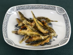 クリックで拡大表示 ヒガシシマドジョウの唐揚げ