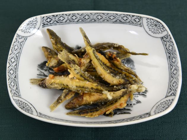 ヒガシシマドジョウの唐揚げ