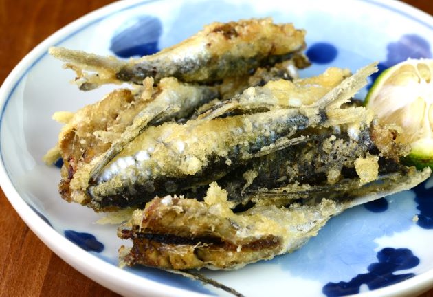 バショウトビウオの唐揚げ