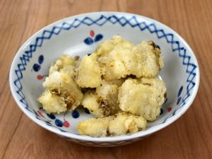 クリックで拡大表示 オンデンザメの料理、唐揚げ