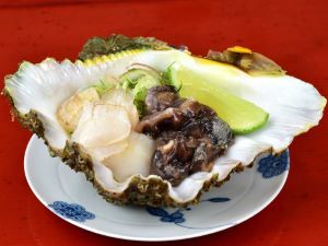 クリックで拡大表示 スークワャーの刺身
