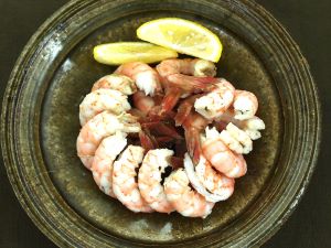 クリックで拡大表示 蒸したヒゲナガエビ