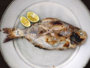 クリックで拡大表示 イボダイの塩焼き