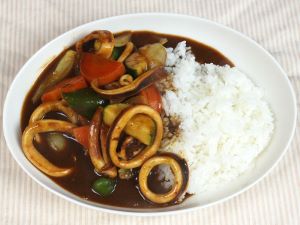 クリックで拡大表示 スルメイカのカレー