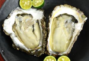クリックで拡大表示 蒸しイワガキ
