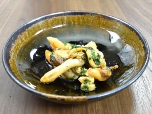 クリックで拡大表示 アカマテガイのバター焼き