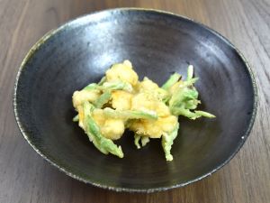 クリックで拡大表示 アカマテガイのかき揚げ