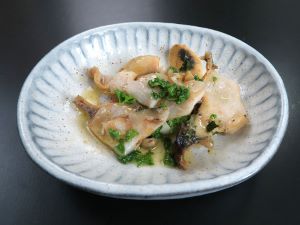 クリックで拡大表示 ヤコウガイのバター焼き