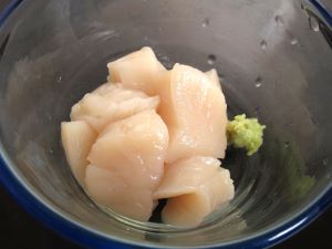 クリックで拡大表示 ホタテガイの刺身
