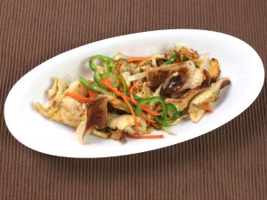 クリックで拡大表示 貝と野菜のバターソテー