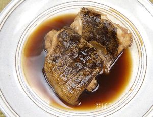 クリックで拡大表示 ウツボの煮つけ