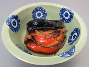 クリックで拡大表示 イガイとなすの煮もの