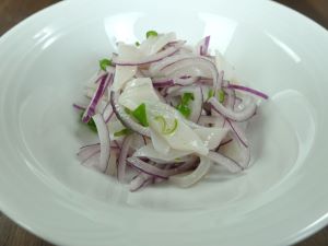 クリックで拡大表示 ヤリイカのセビチェ<