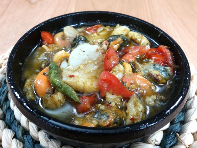 アカザラガイのアヒージョ