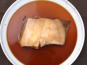 クリックで拡大表示 コガネガレイの煮つけ