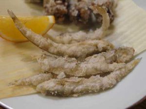 クリックで拡大表示 小エツの唐揚げ
