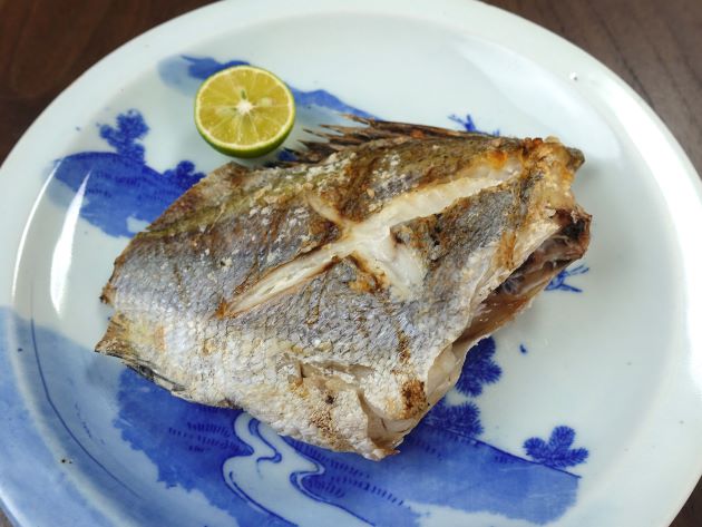 ヒゲソリダイの塩焼き