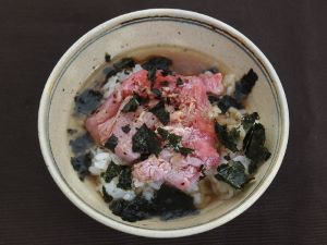 クリックで拡大表示 マグロ茶漬け