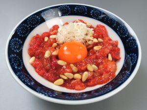 クリックで拡大表示 メバチのユッケ