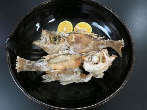クリックで拡大表示 オオメハタの唐揚げ