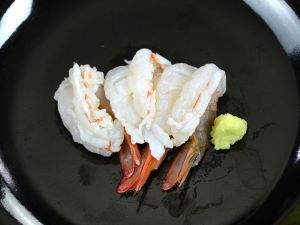 クリックで拡大表示 ヨシエビの刺身