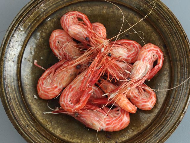 モロトゲアカエビの塩ゆで
