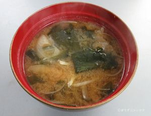 クリックで拡大表示 ワカメのみそ汁