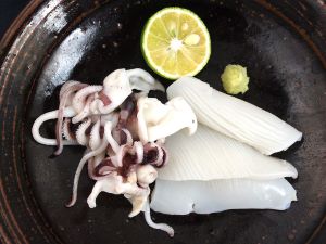 クリックで拡大表示 シリヤケイカの湯引き