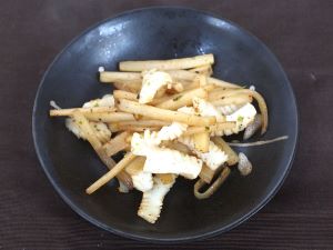 クリックで拡大表示 シリヤケイカとうどのしょうゆ炒め