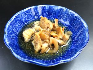 クリックで拡大表示 ミギマキタテゴトナシボラの煮つけ