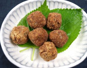 クリックで拡大表示 カタクチイワシのだんご揚げ