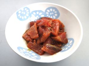 クリックで拡大表示 カツオの辛子しょうゆ和え