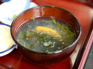 クリックで拡大表示 うにの吸いもの