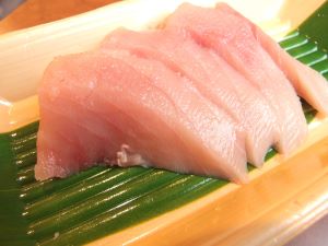 クリックで拡大表示 アオザメの刺身