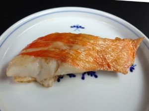 クリックで拡大表示 フウセンキンメの塩焼き