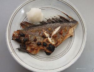 クリックで拡大表示 クサカリツボダイの塩焼き