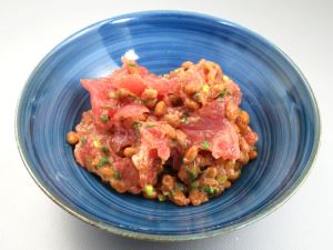 クリックで拡大表示 キハダマグロの納豆和え