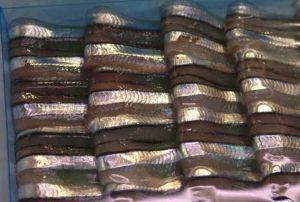 クリックで拡大表示 キビナゴの刺身