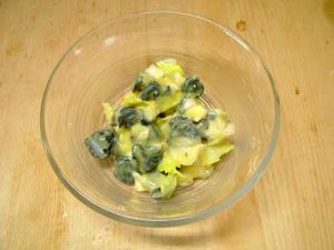 クリックで拡大表示 ネギとマルタニシの辛子酢味噌あえ