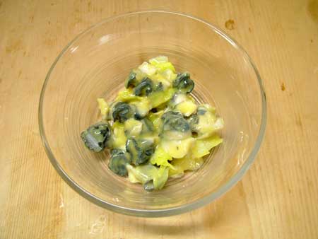 ネギとマルタニシの辛子酢味噌あえ
