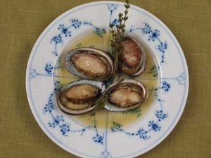 クリックで拡大表示 フクトコブシの白ワイン蒸し