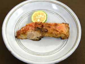 クリックで拡大表示 キンメダイの塩焼き