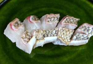 クリックで拡大表示 チヌの焼霜造り