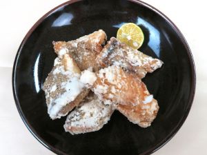 クリックで拡大表示 テングダイの唐揚げ