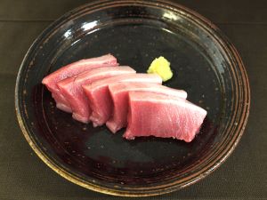 クリックで拡大表示 メジマグロの刺身