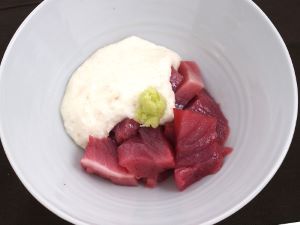 クリックで拡大表示 本マグロの山かけ