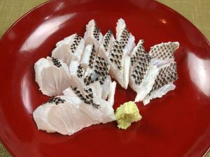 クリックで拡大表示 シロダイの皮霜造り