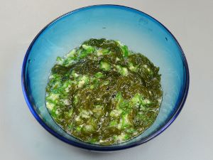 クリックで拡大表示 フトモズクの湯通し