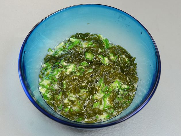 フトモズクの湯通し