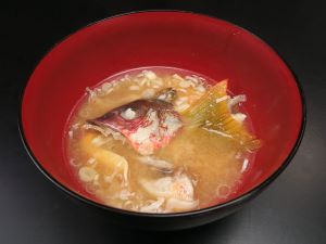 クリックで拡大表示 ニセクロホシフエダイのみそ汁